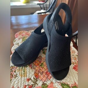 SKECHERS SLIP IN MARTHA STEWART STAR DUST BLACK SIZE 9